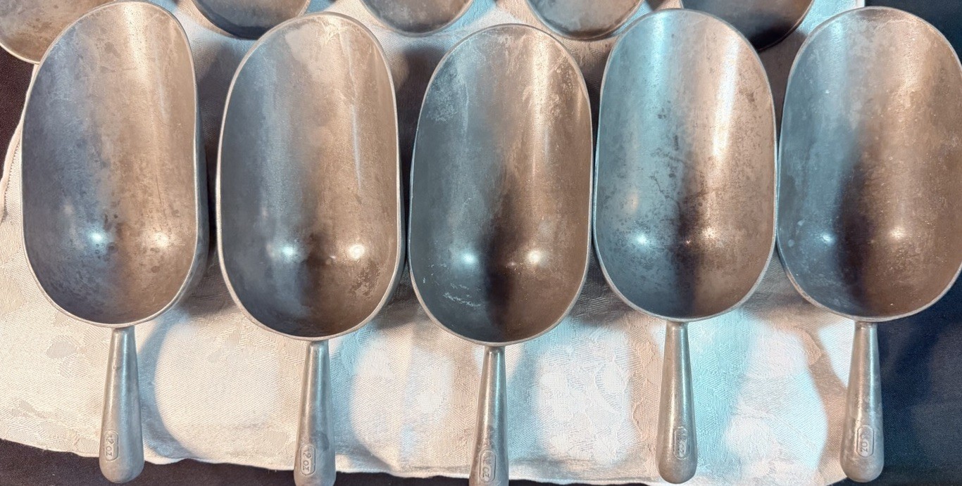 Lot of 12 Aluminum Scoops 11x 12oz + 1x 24oz Commercial Use Food Safe Scoopers