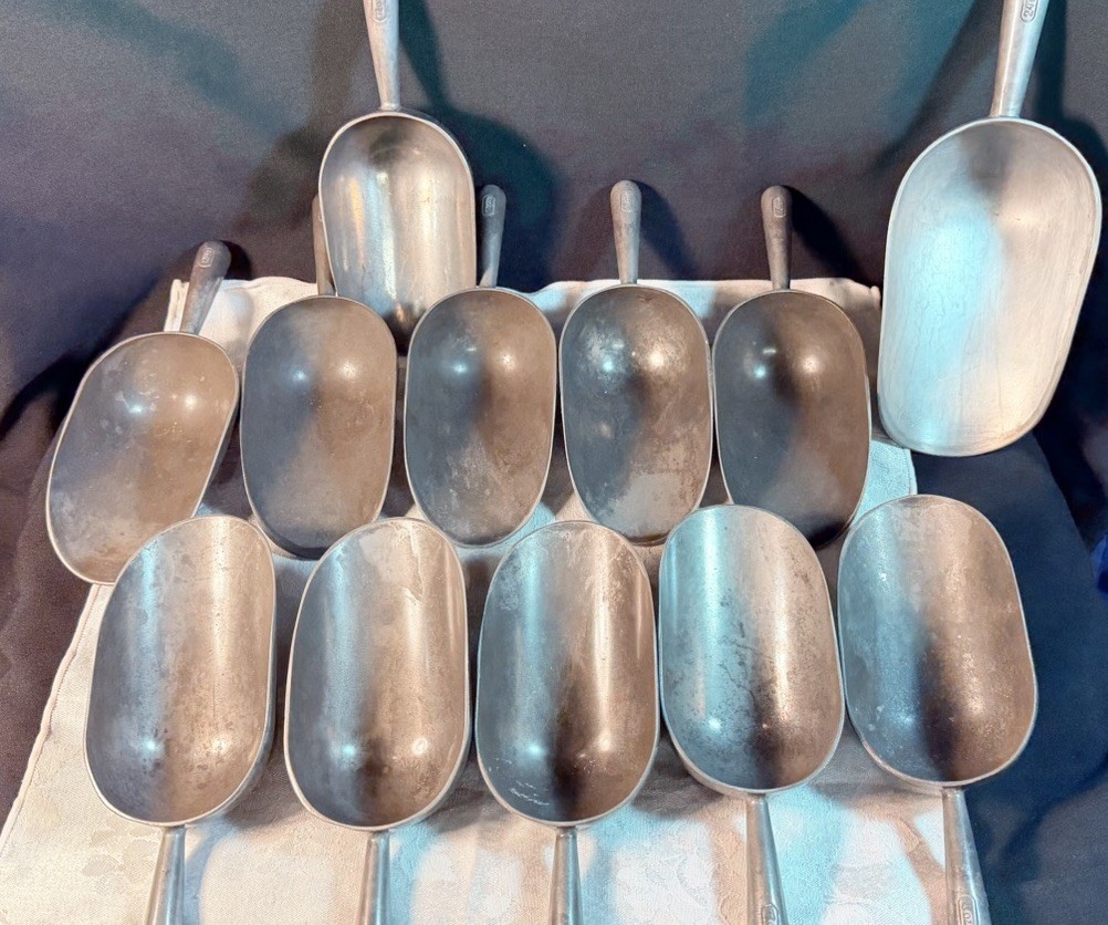 Lot of 12 Aluminum Scoops 11x 12oz + 1x 24oz Commercial Use Food Safe Scoopers